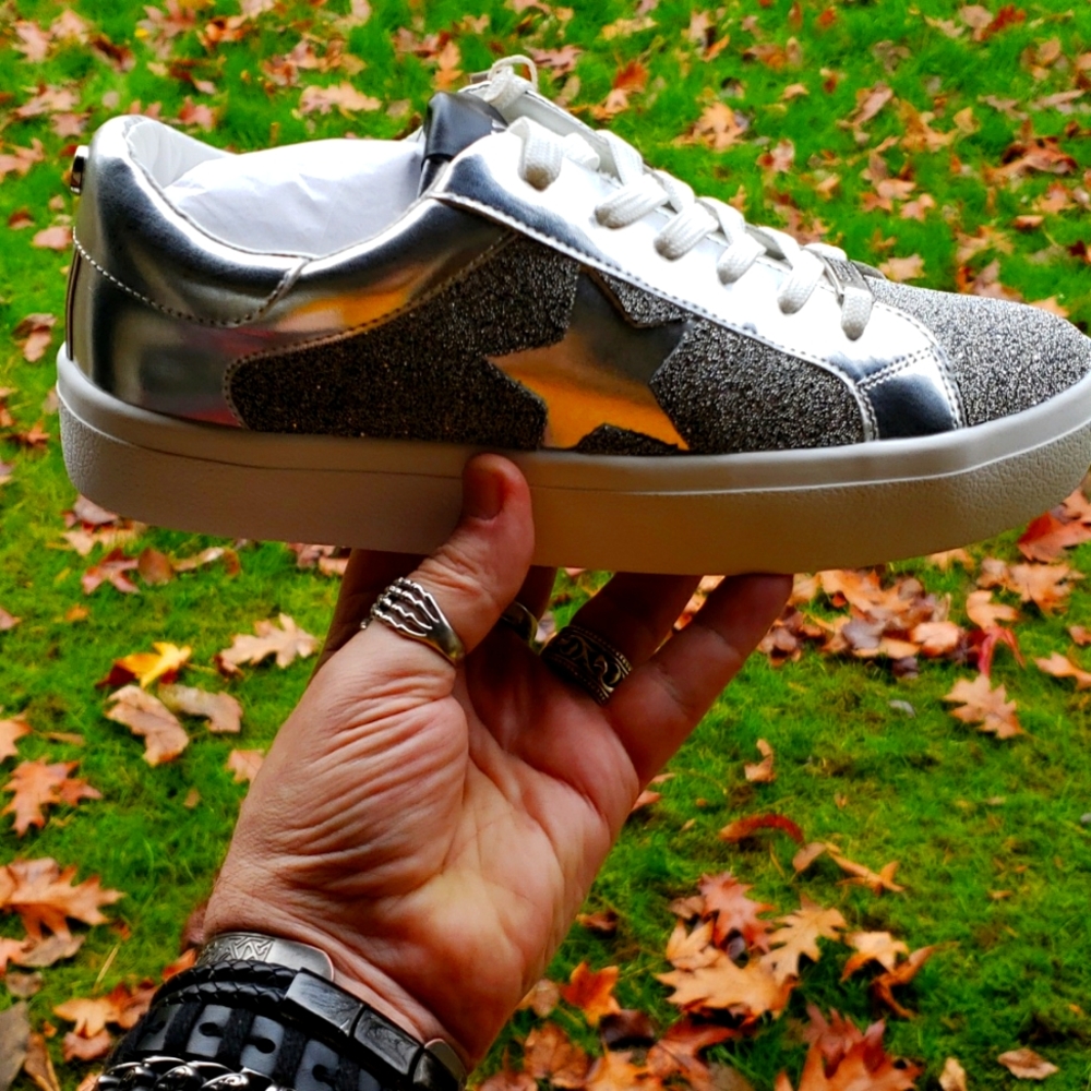 ❤Steve Madden silver star shoe❤